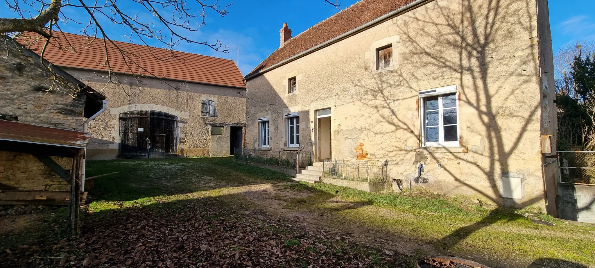 Maison à Rénover avec Dépendances à Trucy l'orgueilleux 