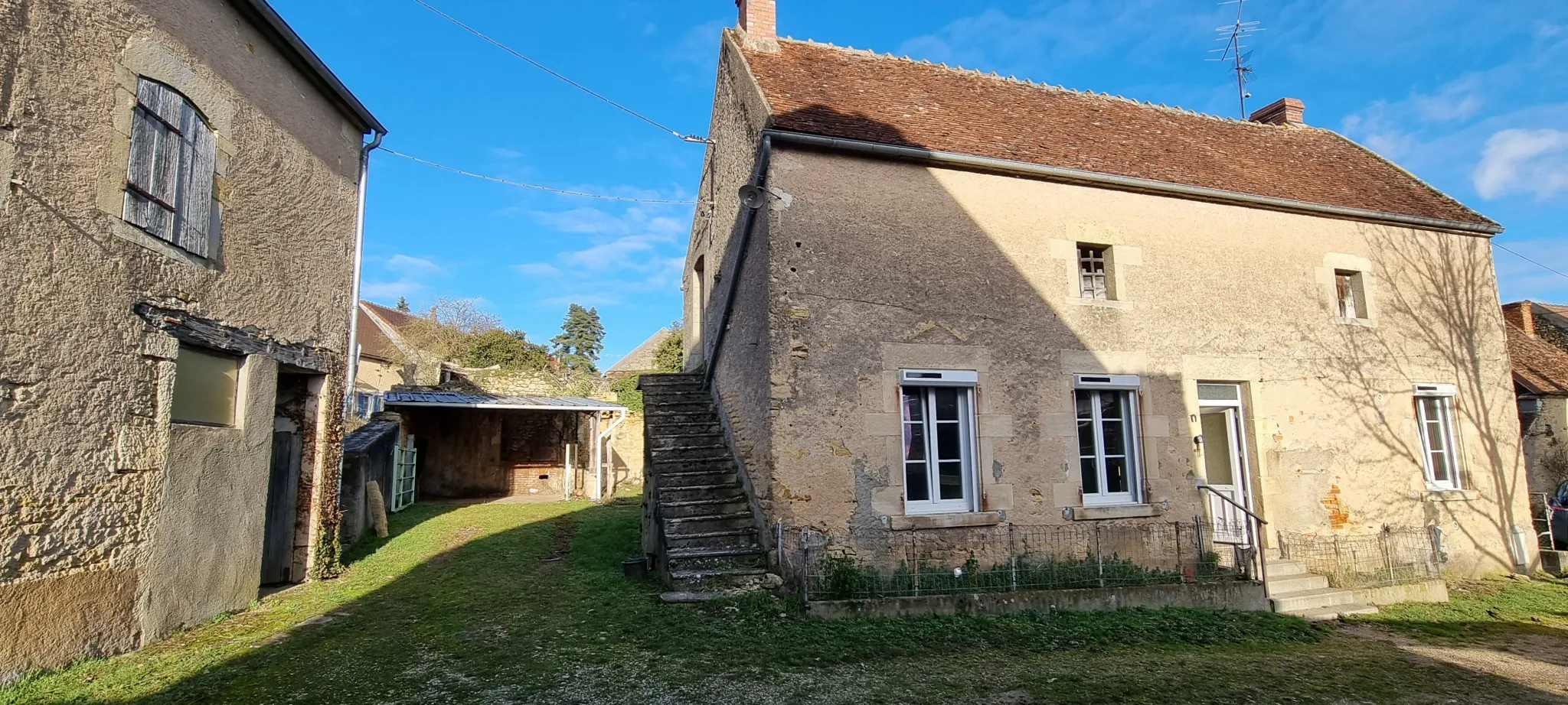 Maison à Rénover avec Dépendances à Trucy l'orgueilleux 