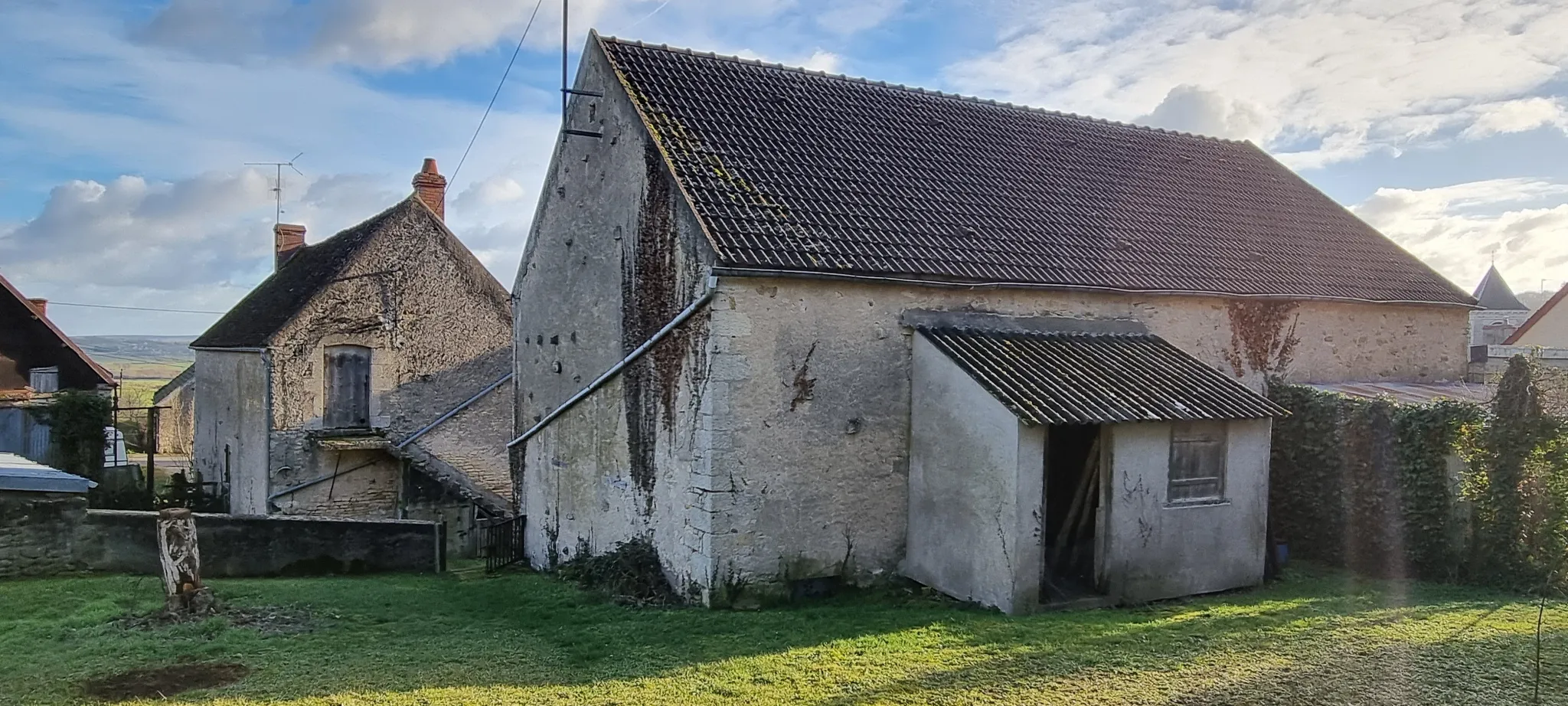 Maison à Rénover avec Dépendances à Trucy l'orgueilleux 