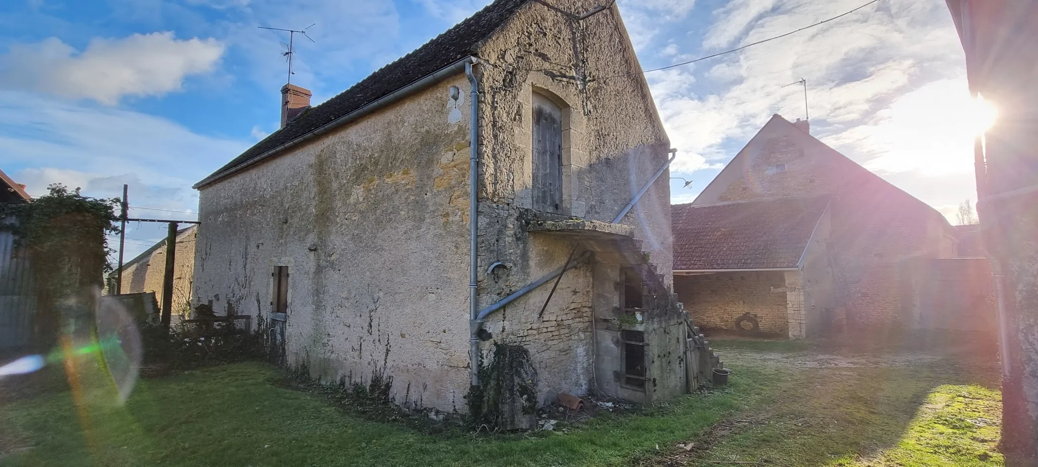 Maison à Rénover avec Dépendances à Trucy l'orgueilleux 