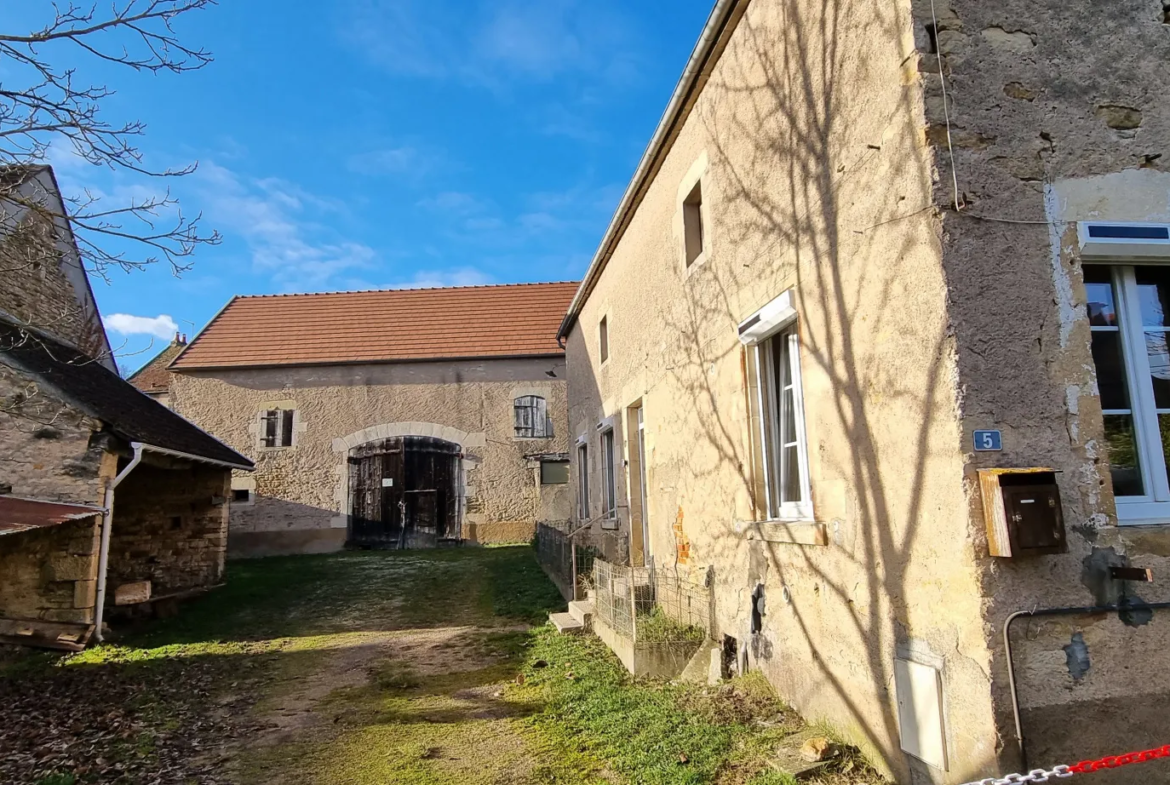 Maison à Rénover avec Dépendances à Trucy l'orgueilleux 