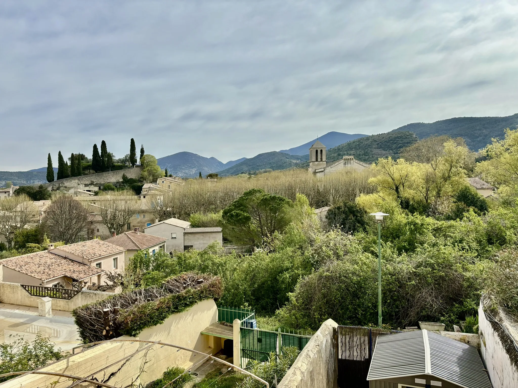 Maison de village avec extérieurs à Malaucène 