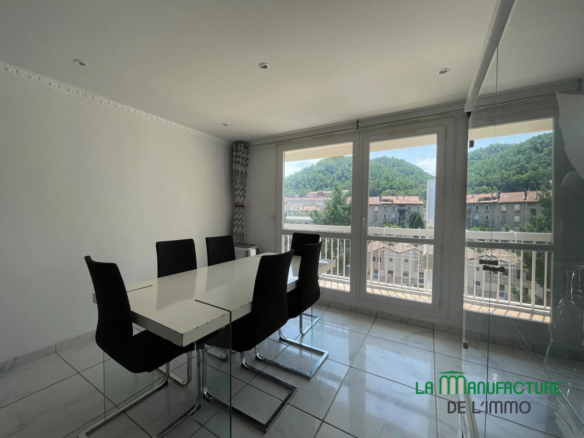 Appartement F5 100,29m2 avec balcon et parking - Hauts de Jacquard 