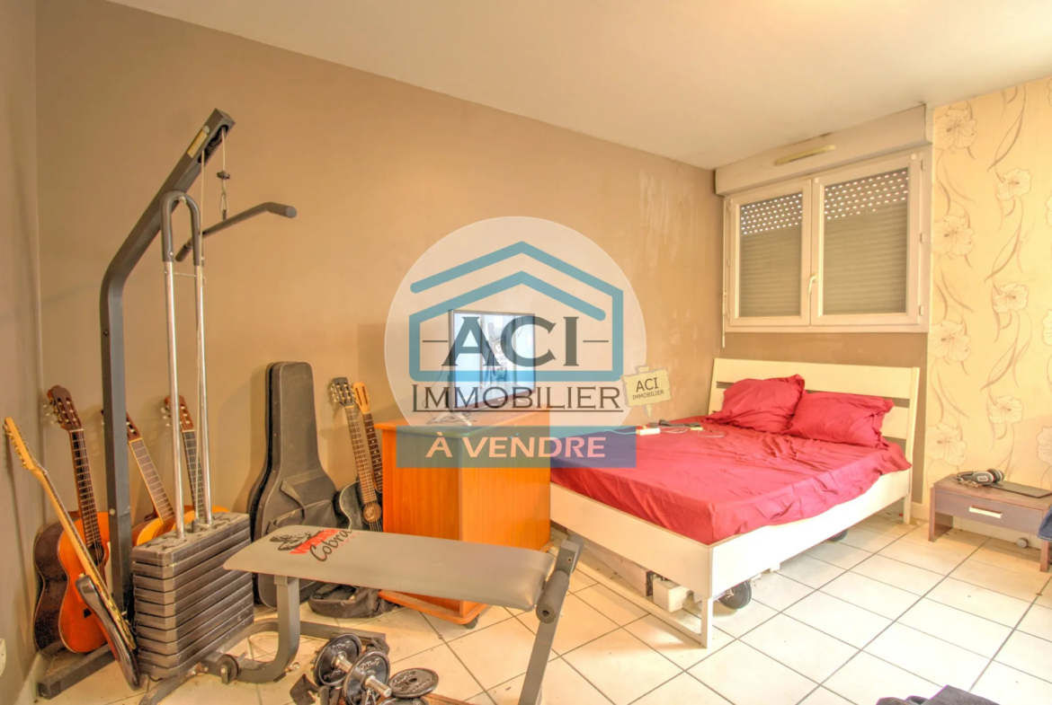 Appartement de type 1 vendu avec locataire à Decines Charpieu 