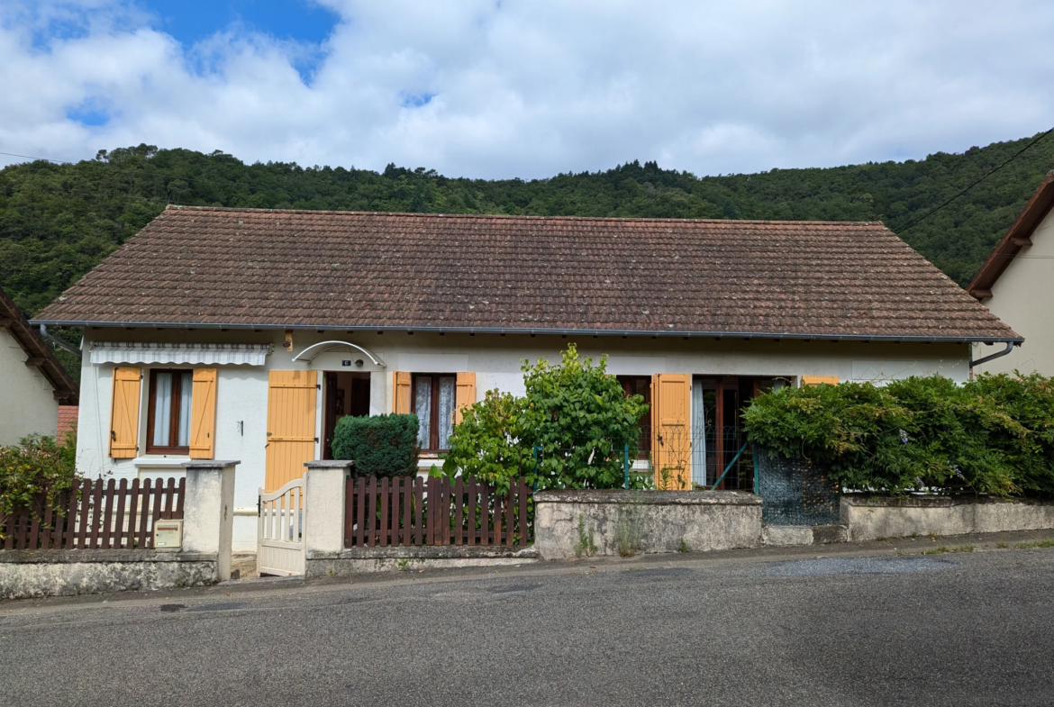 Maison individuelle avec 3 chambres à Laval de Cere 