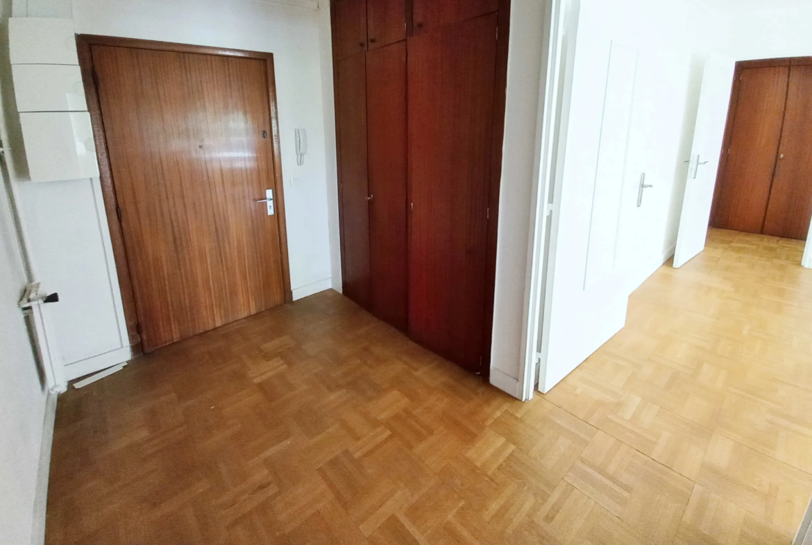 Spacious 2 Rooms Apartment in Joinville le pont 