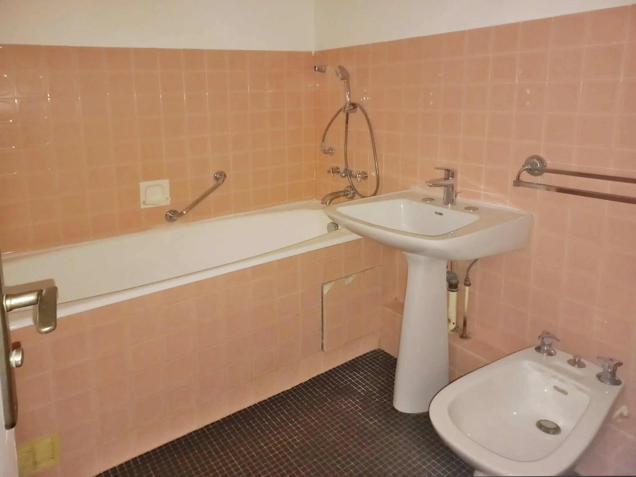 Spacious 2 Rooms Apartment in Joinville le pont 