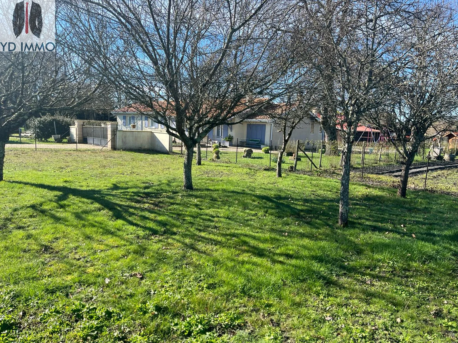 Maison spacieuse et lumineuse avec beau terrain à Balizac 