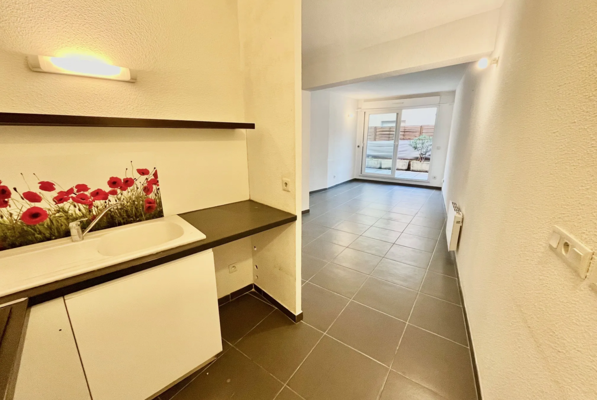 Vente - Appartement T2 avec terrasse et parking à Nîmes 