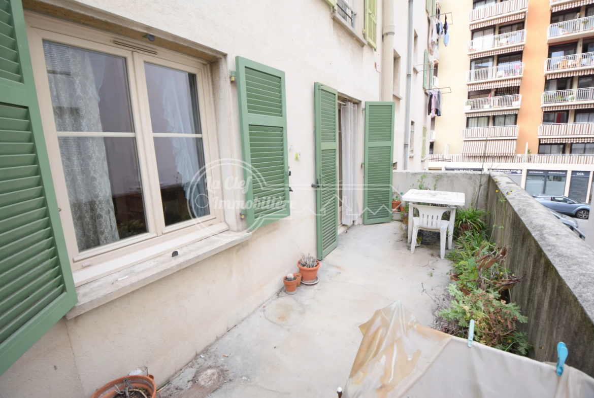 Appartement 3 pièces avec terrasse à Nice Place Saint-Roch 