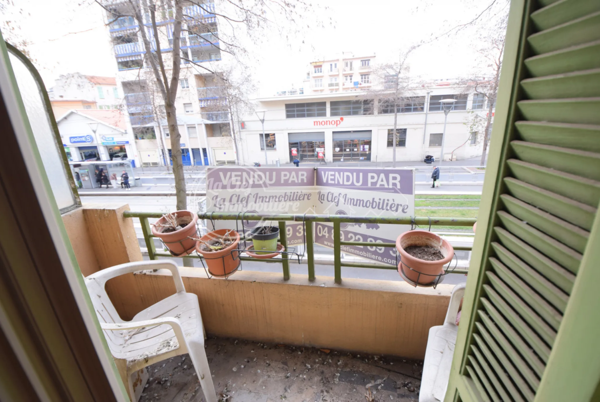 Appartement 3 pièces avec terrasse à Nice Place Saint-Roch 