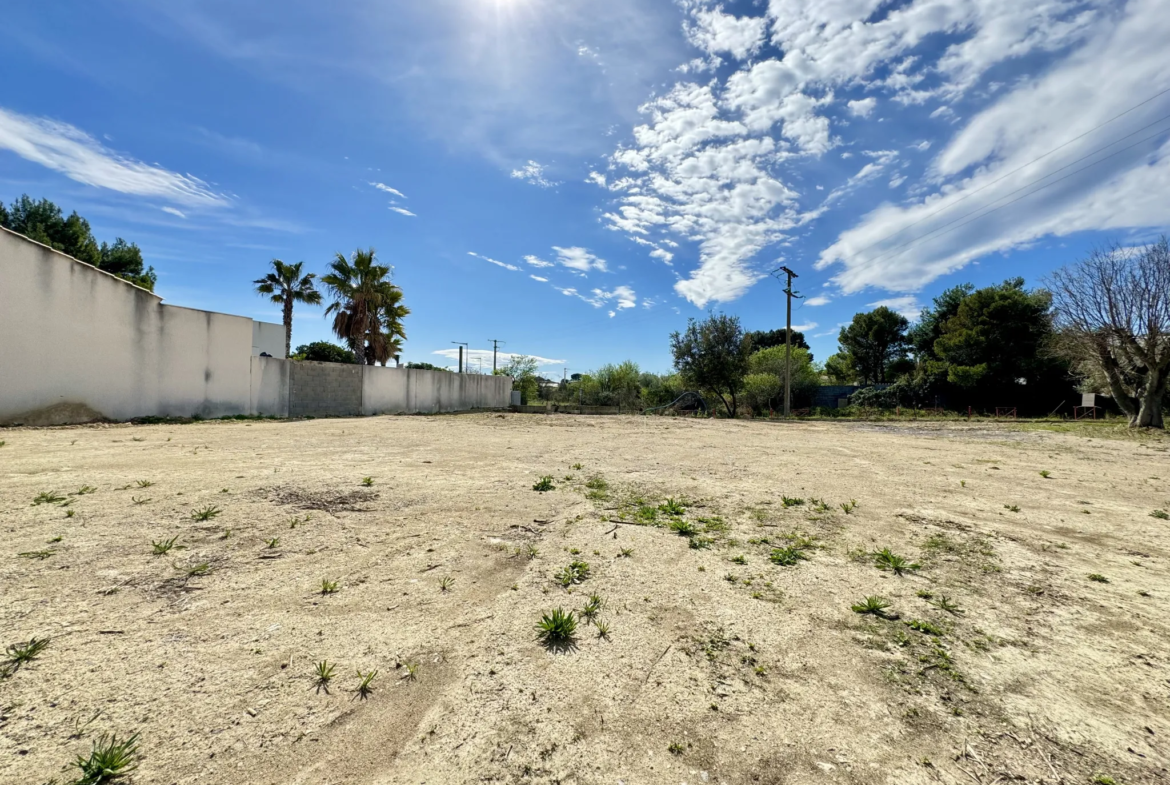 Parcelle de 273m2 viabilisée et libre de constructeur à Poussan 