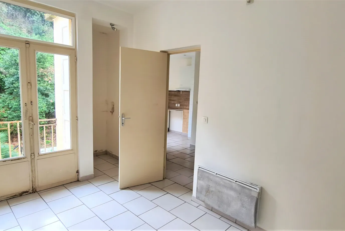 Appartement F2 bis à Amelie les bains palalda avec vue sur la montagne 