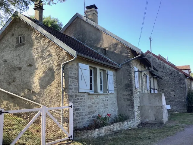 Maison en pierre avec vue à Sainte Colombe 