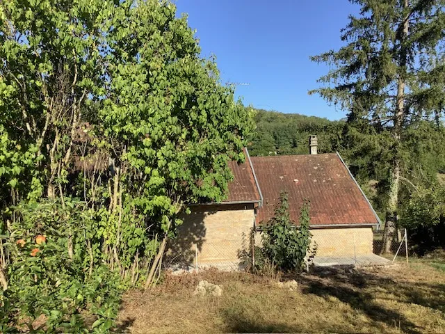 Maison en pierre avec vue à Sainte Colombe 