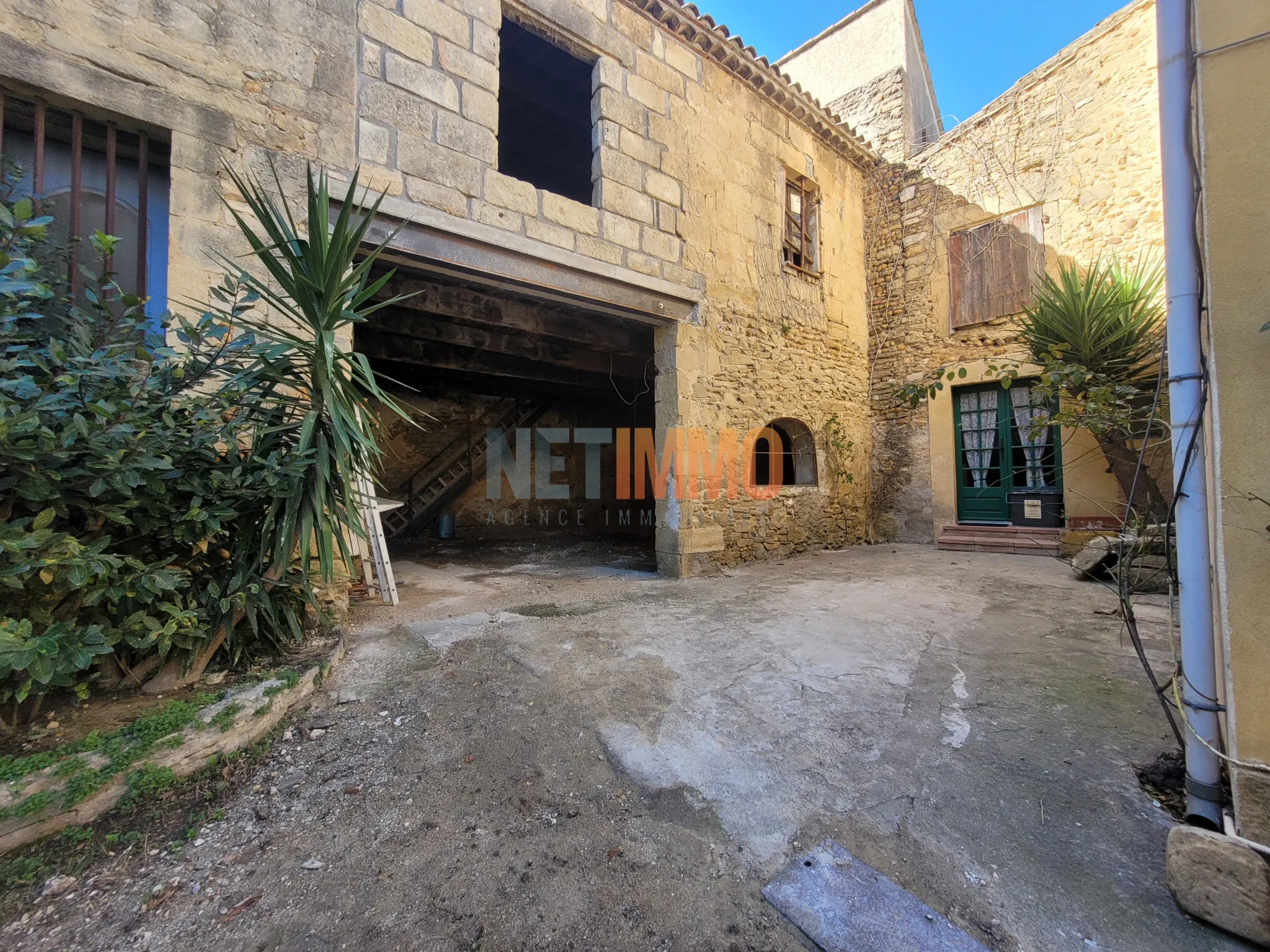 Maison de Charme à Beauvoisin avec Jardin 