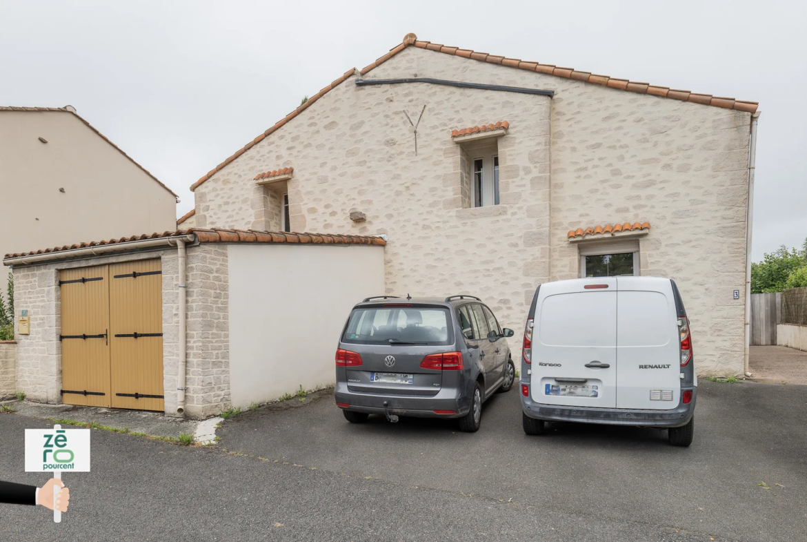 Belle Maison en Pierres à La Chaize-le-Vicomte 