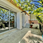 Maison Vigneronne T8 avec Terrasse, Garage et Dépendance à Pinet