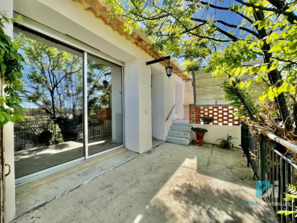 Maison Vigneronne T8 avec Terrasse, Garage et Dépendance à Pinet