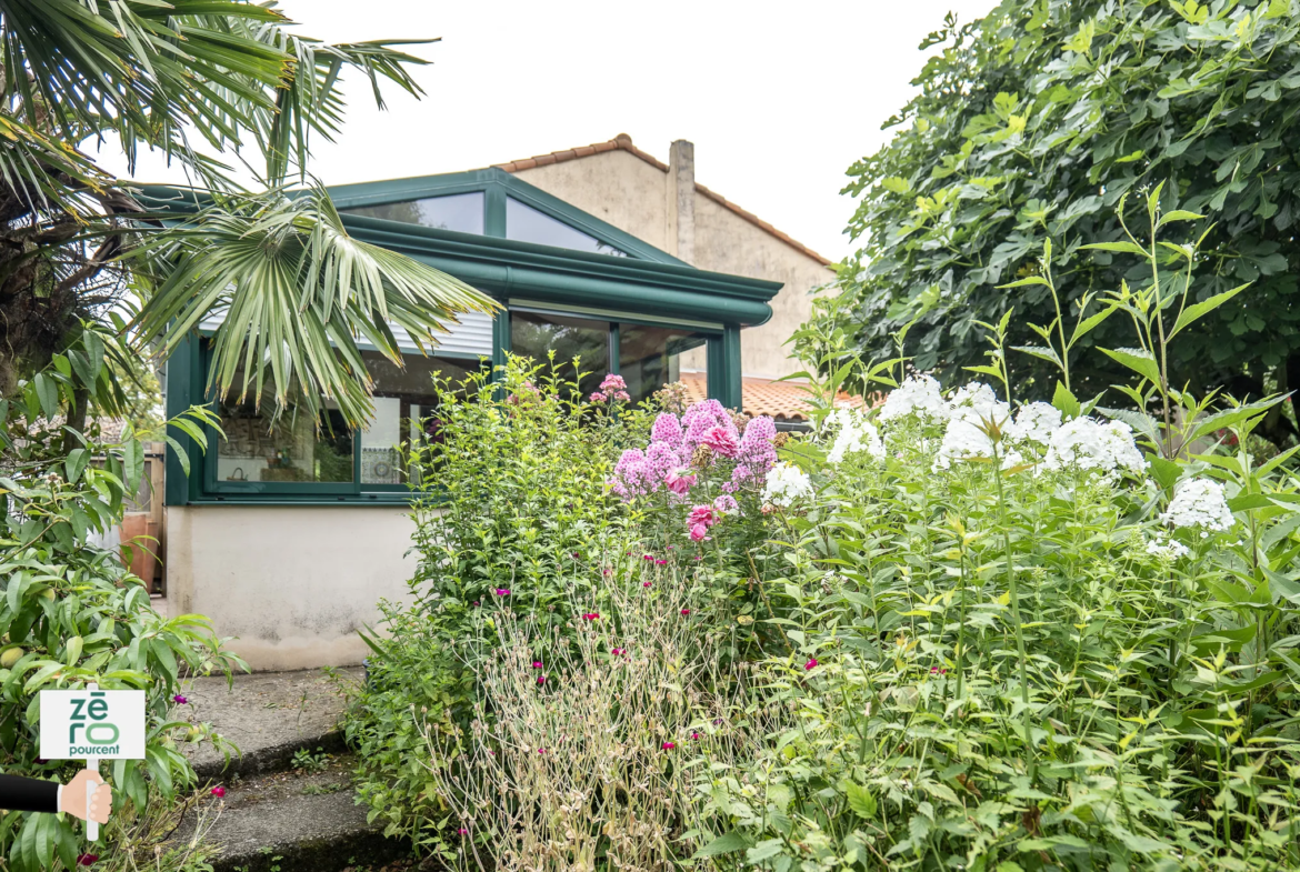 Belle Maison en Pierres à La Chaize-le-Vicomte 