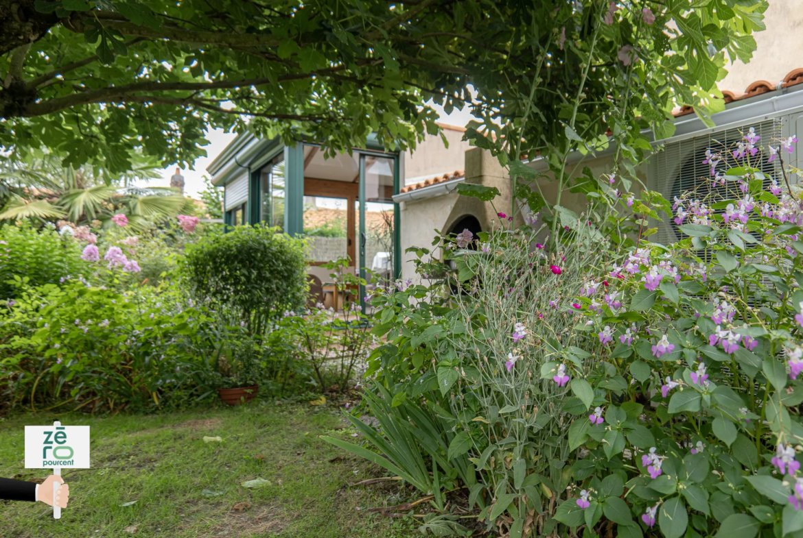 Belle Maison en Pierres à La Chaize-le-Vicomte 