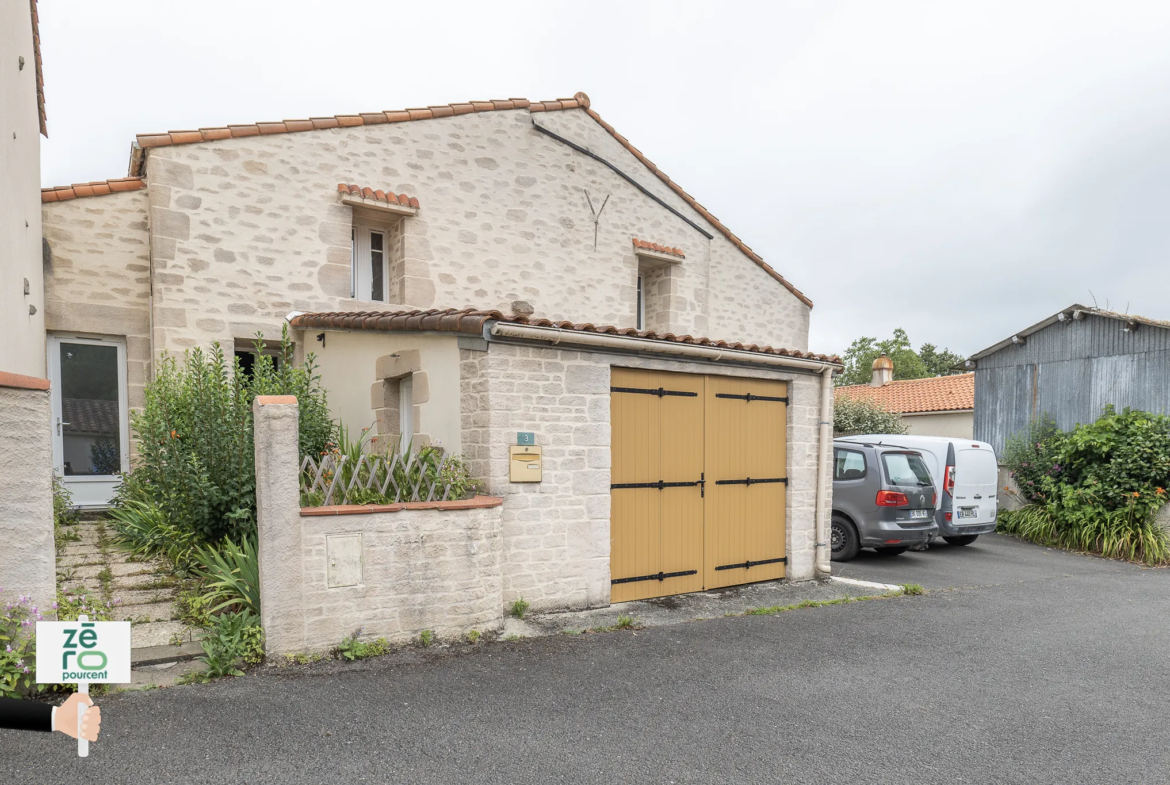 Belle Maison en Pierres à La Chaize-le-Vicomte 