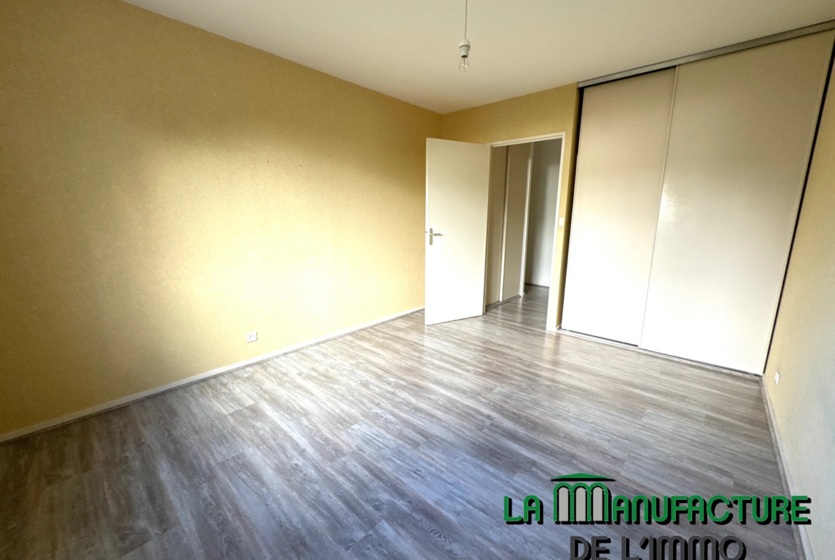 Appartement F3 avec Balcon, Cave et Garage a Saint-Priest-en-Jarez 