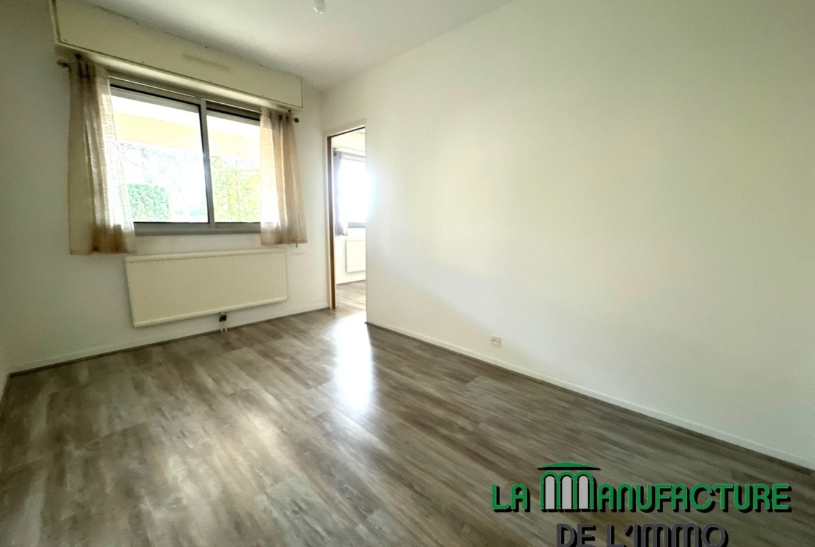 Appartement F3 avec Balcon, Cave et Garage a Saint-Priest-en-Jarez 