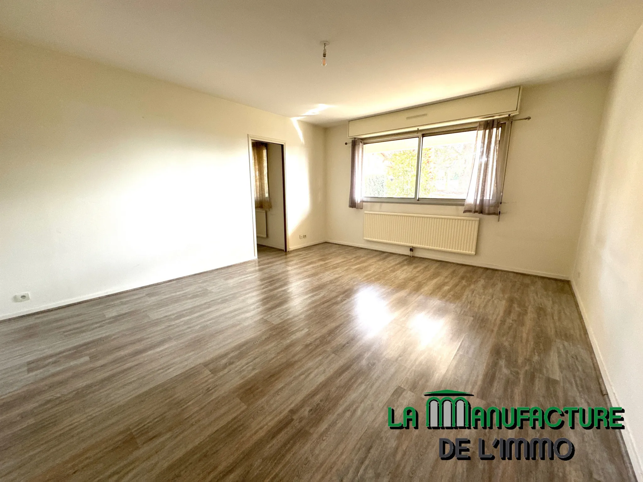 Appartement F3 avec Balcon, Cave et Garage a Saint-Priest-en-Jarez 