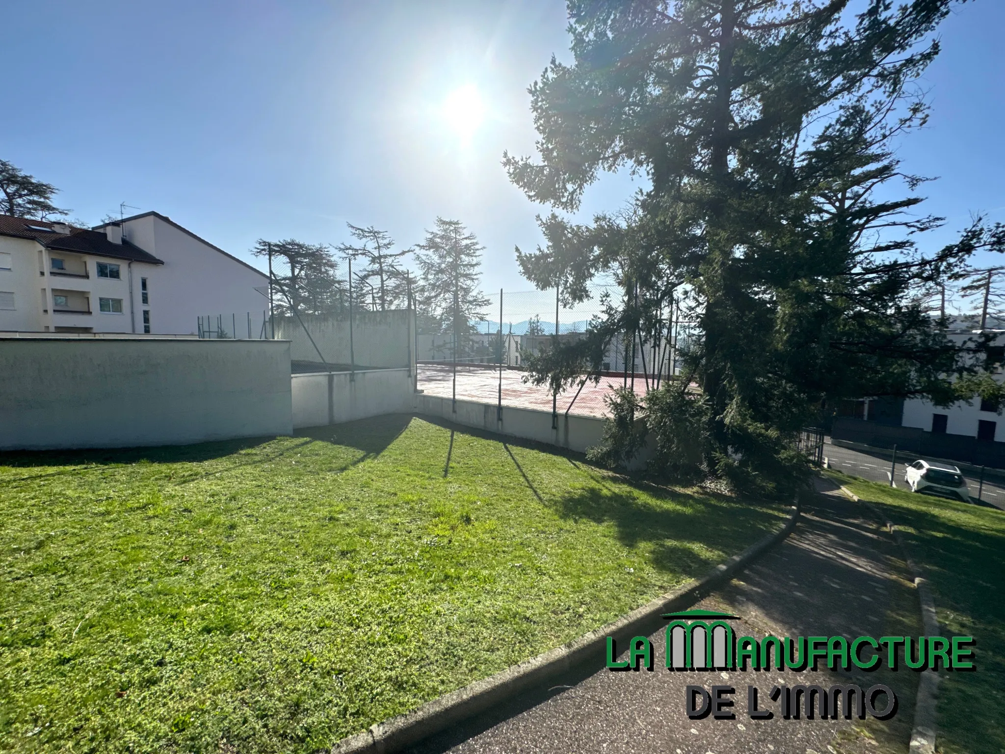 Appartement F3 avec Balcon, Cave et Garage a Saint-Priest-en-Jarez 