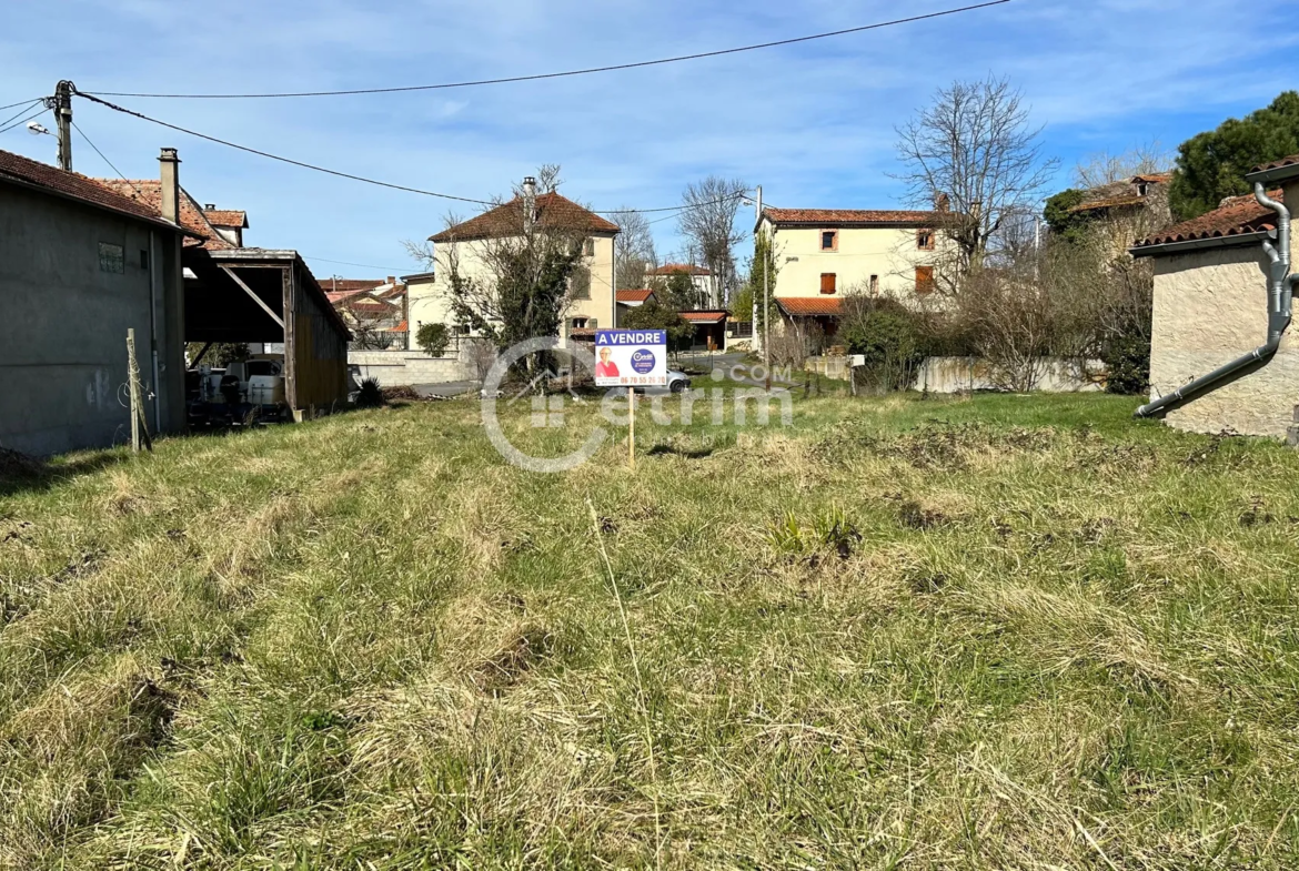 Terrain à bâtir de 1.156m2 à Culhat, 20 min Clermont-Ferrand 