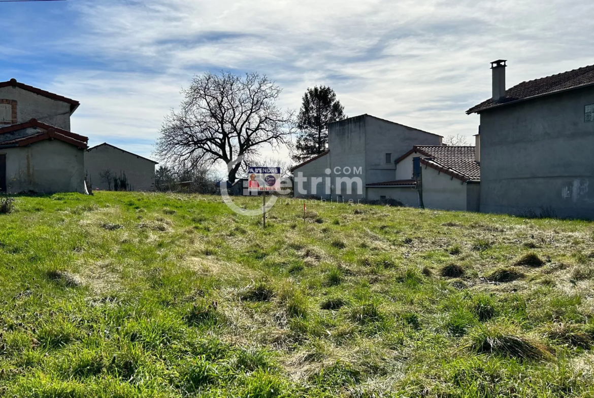 Terrain à bâtir de 1.156m2 à Culhat, 20 min Clermont-Ferrand 