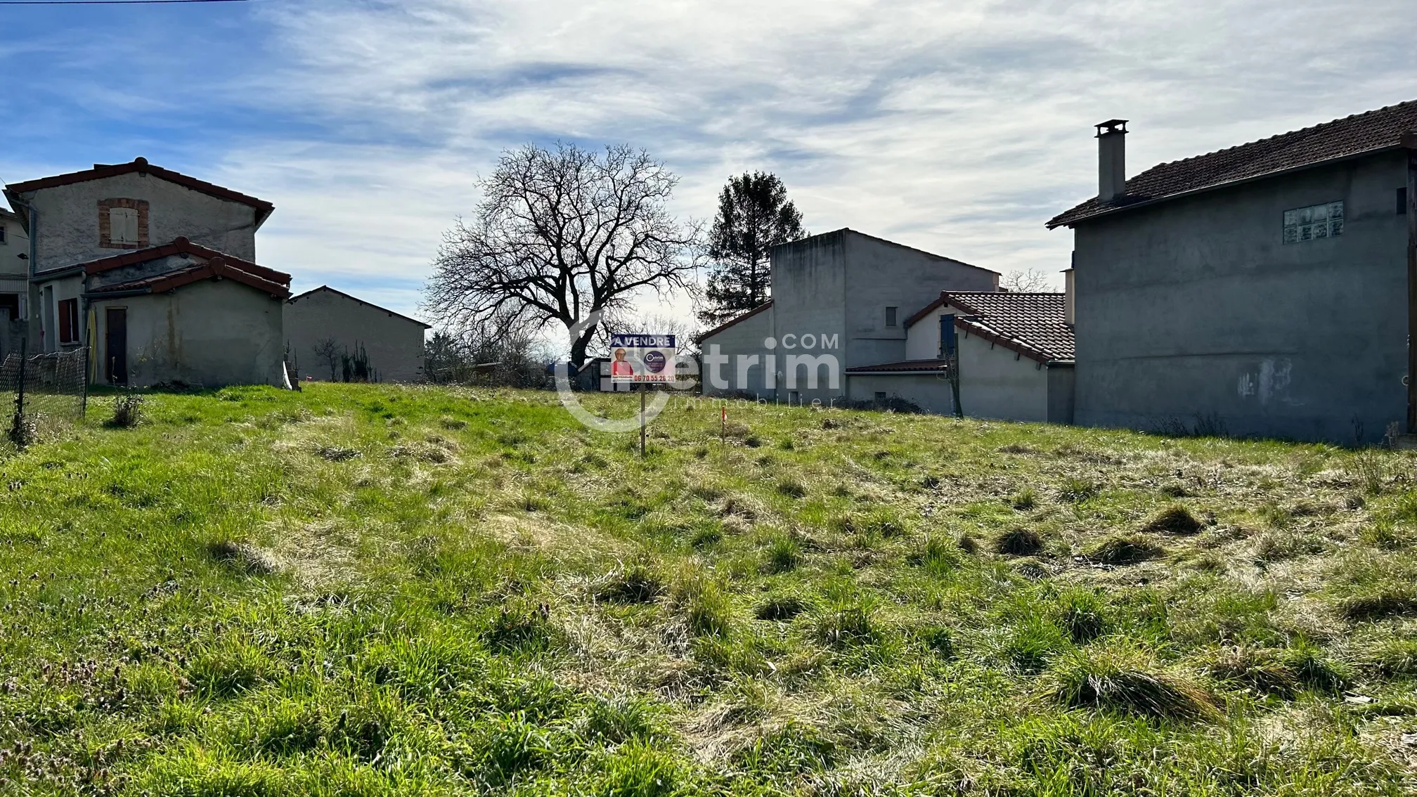 Terrain à bâtir de 1.156m2 à Culhat, 20 min Clermont-Ferrand 