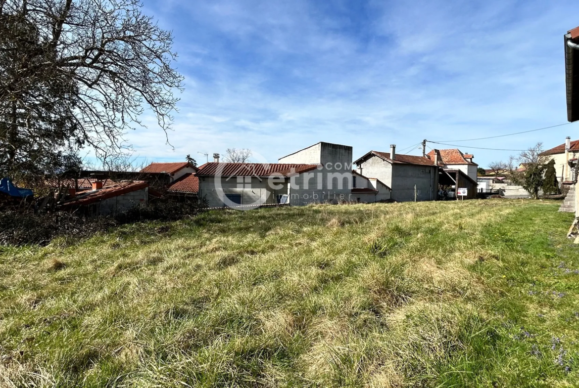 Terrain à bâtir de 1.156m2 à Culhat, 20 min Clermont-Ferrand 