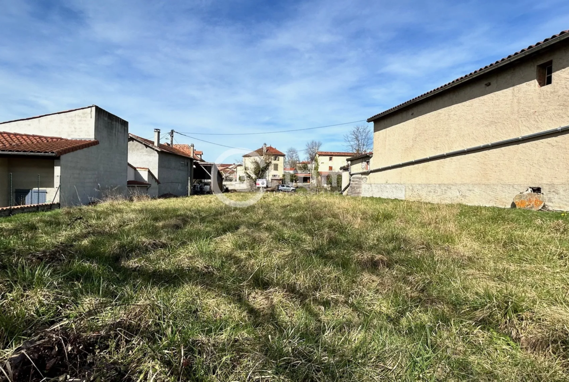 Terrain à bâtir de 1.156m2 à Culhat, 20 min Clermont-Ferrand 