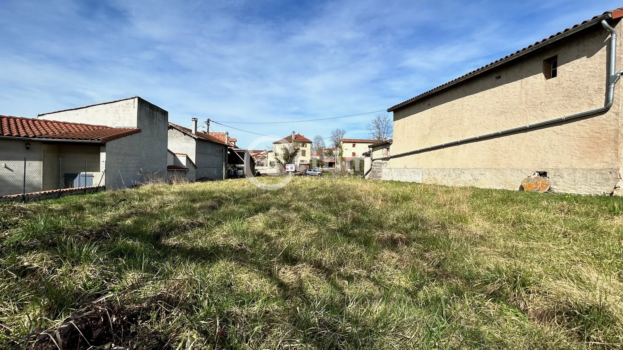 Terrain à bâtir de 1.156m2 à Culhat, 20 min Clermont-Ferrand 