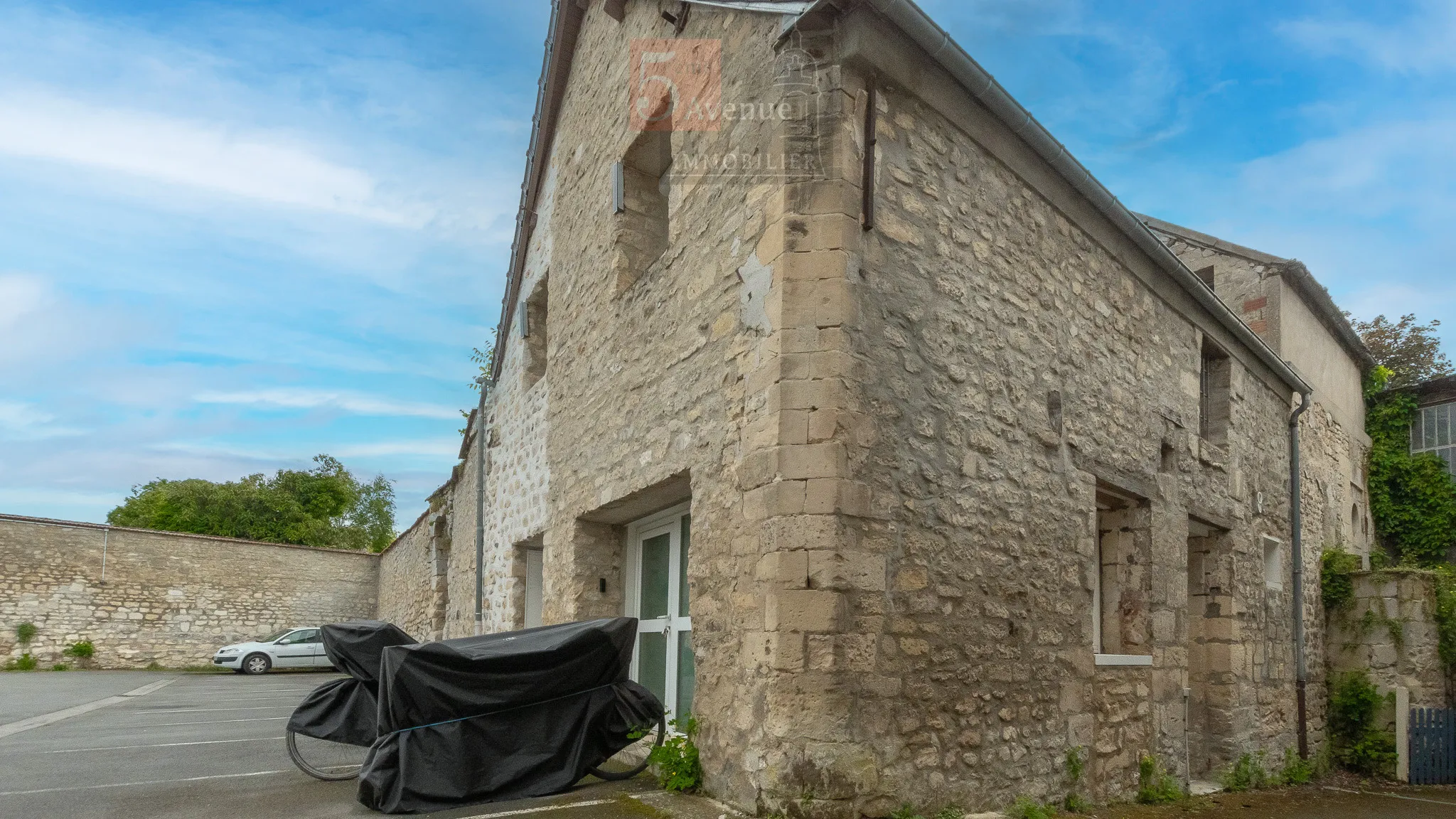 Maison ancienne rénovée à Vineuil St Firmin 