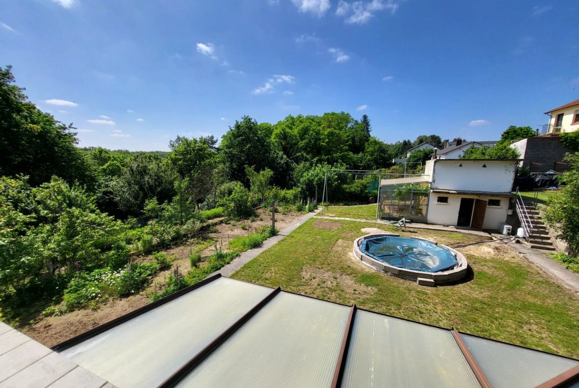 Maison individuelle à Creutzwald avec piscine 