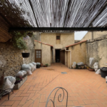 Maison de ville avec cour et grand garage à Lezignan Corbières