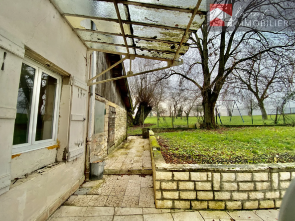 Belle Maison avec Terrasse et Jardin à Arbigny