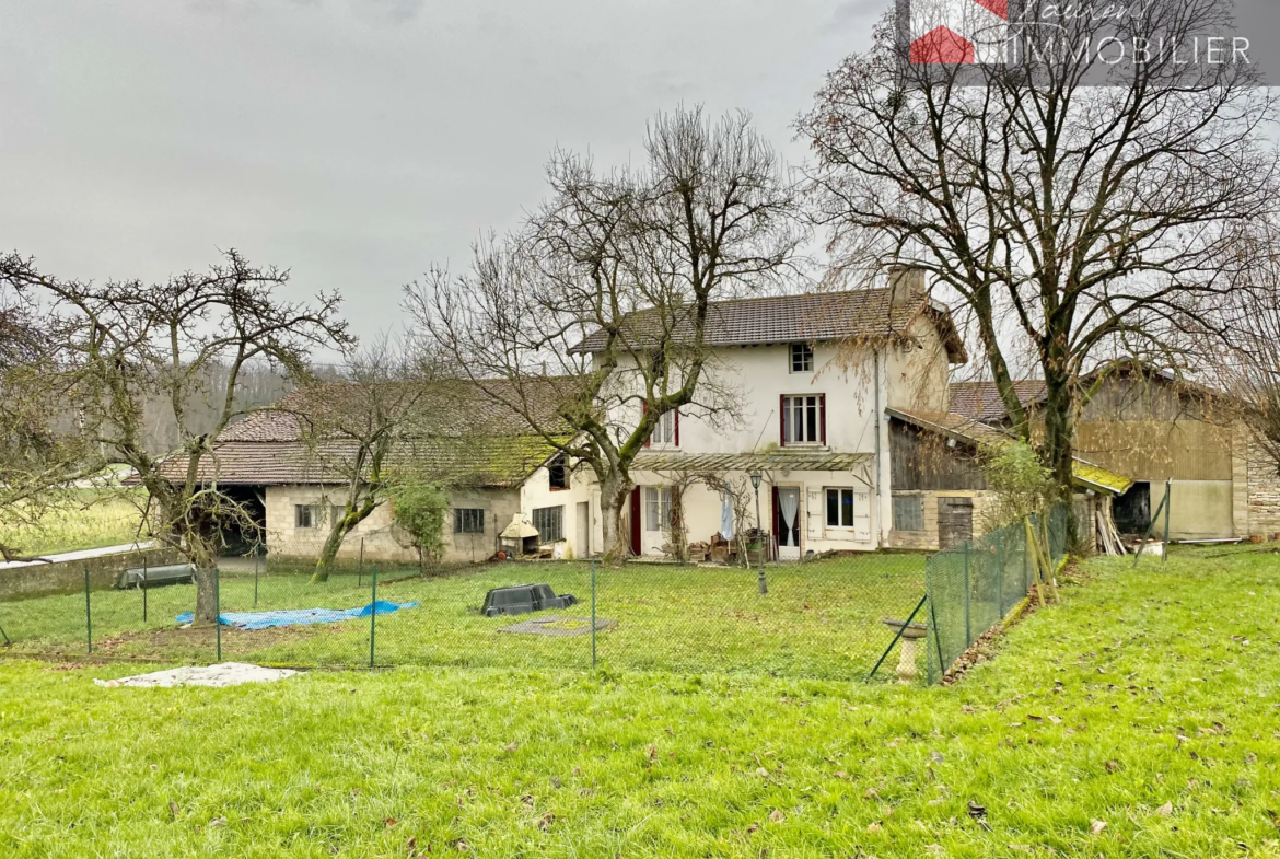 Belle Maison avec Terrasse et Jardin à Arbigny 