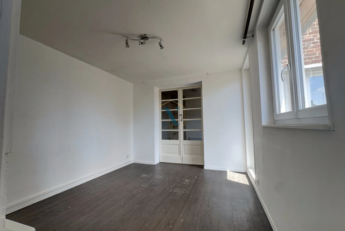 Appartement à rénover avec potentiel à Lille 