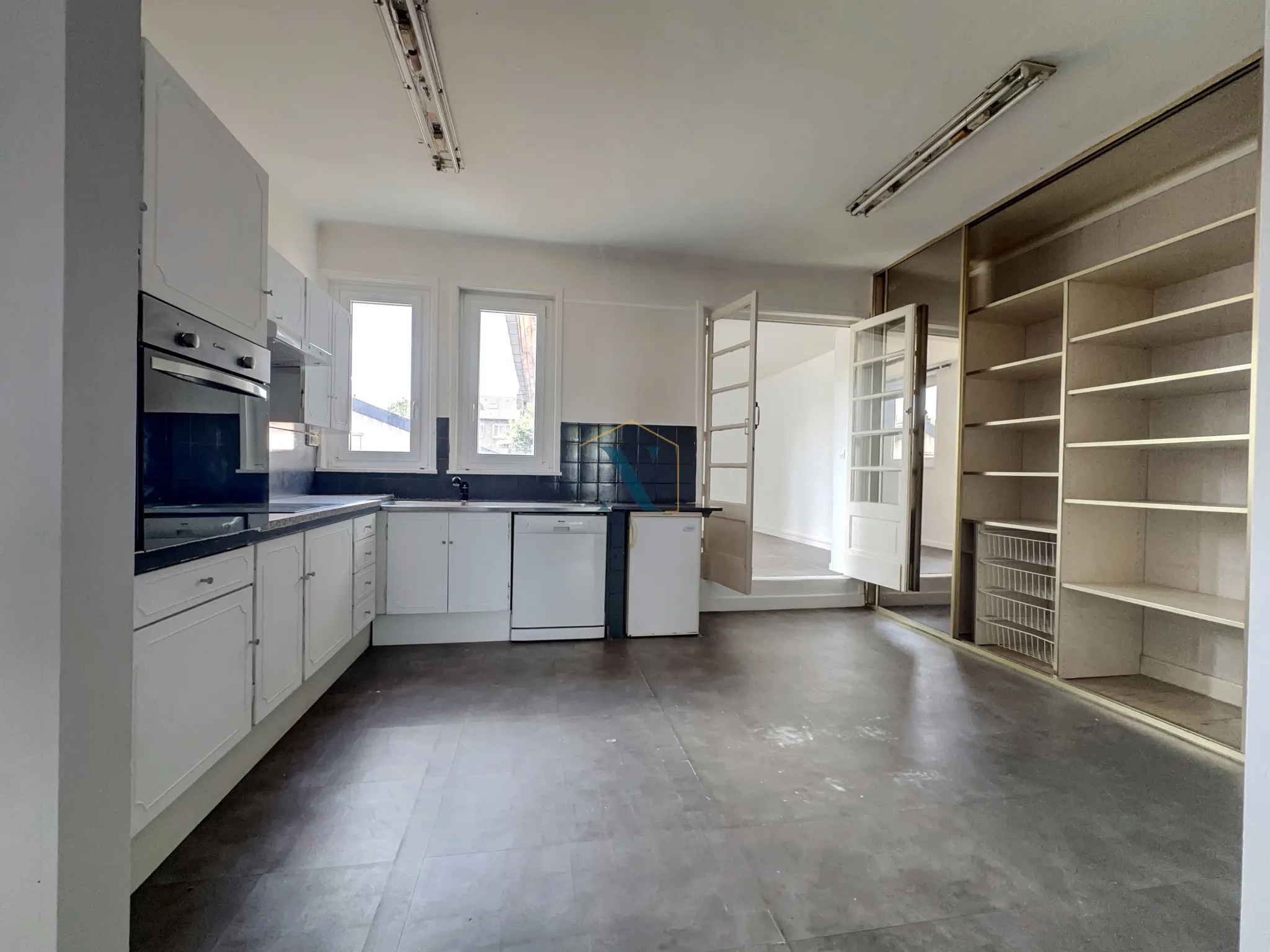 Appartement à rénover avec potentiel à Lille 