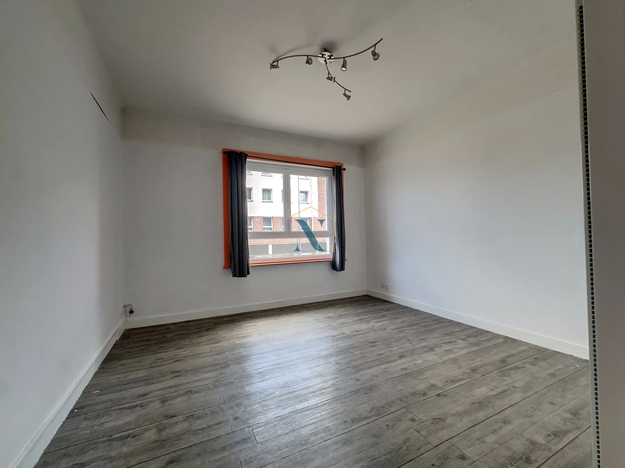 Appartement à rénover avec potentiel à Lille 