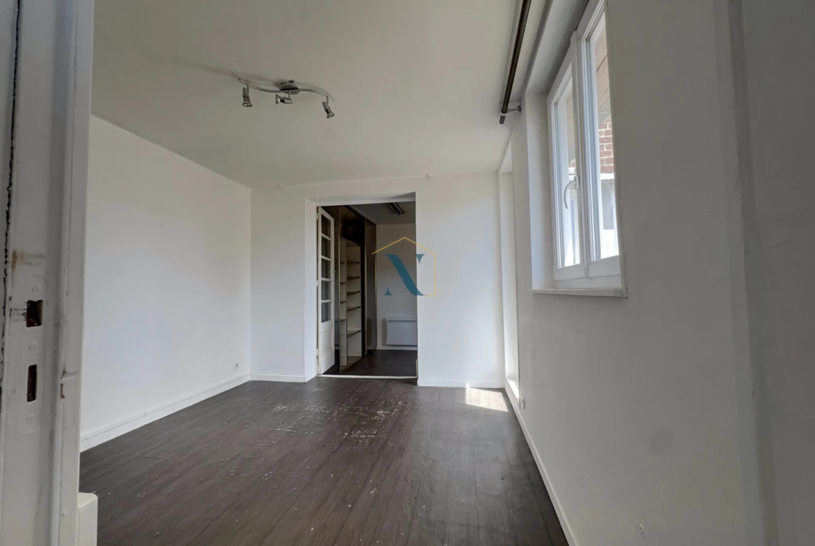 Appartement à rénover avec potentiel à Lille 