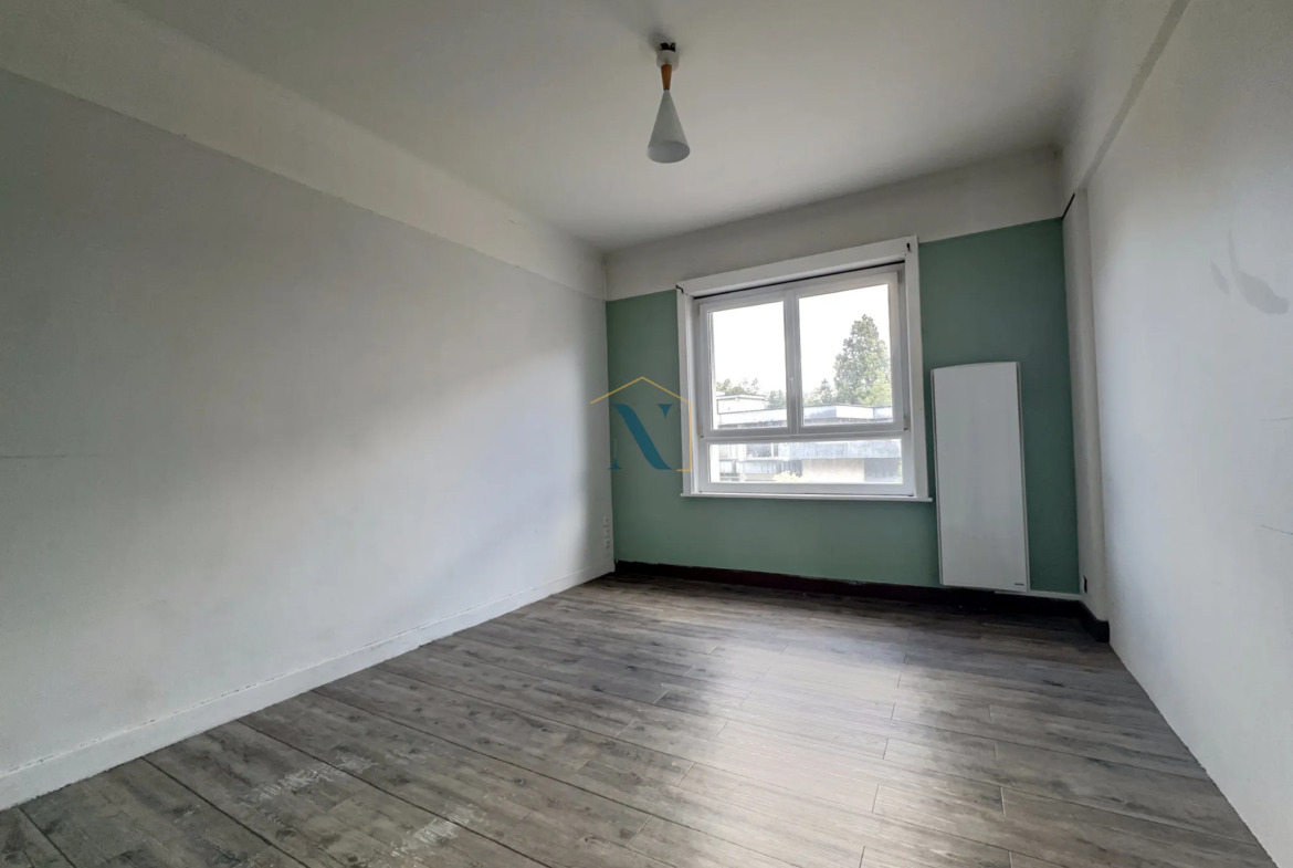 Appartement à rénover avec potentiel à Lille 