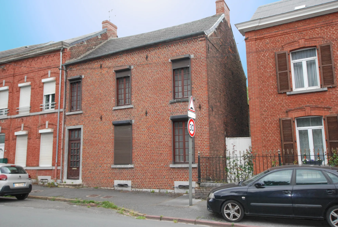 Maison semi-individuelle à Jeumont avec 5 chambres 