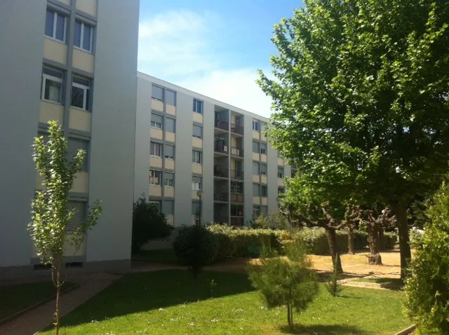 Appartement T4 avec vue sur verdure à Marignane 