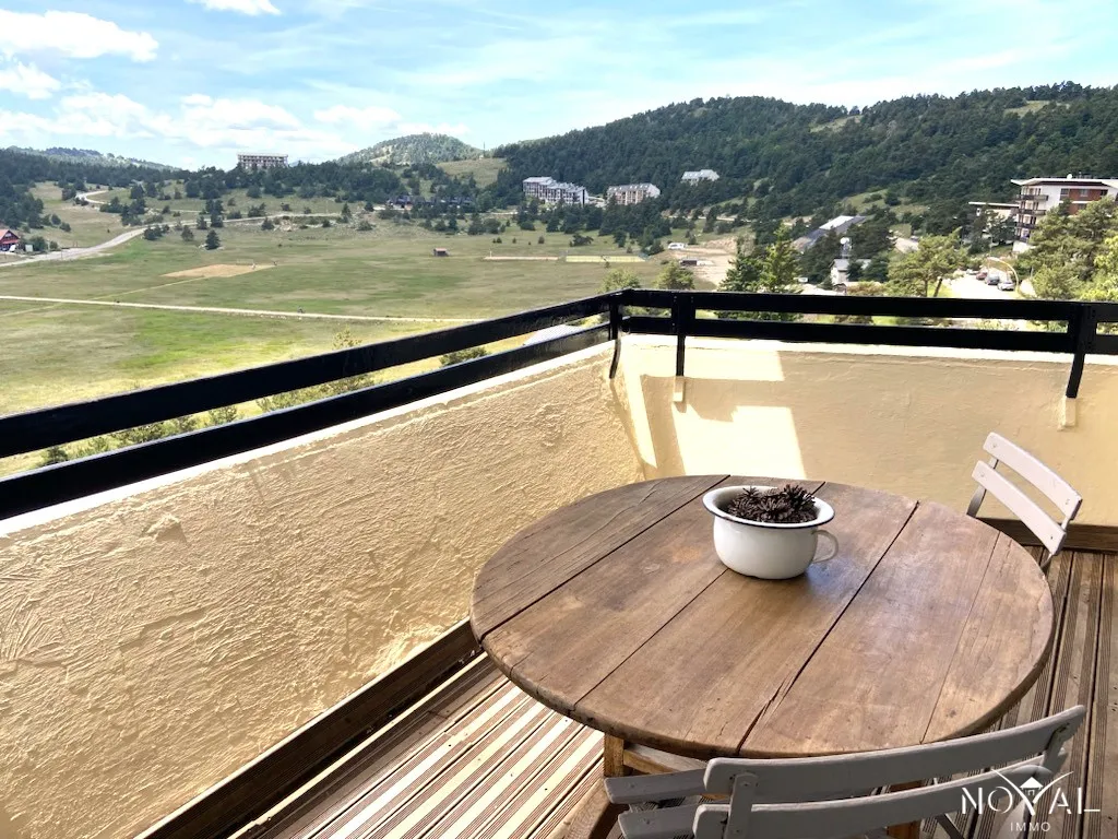 Appartement 4 pièces à Greolieres-Les-Neiges avec vue magnifique 