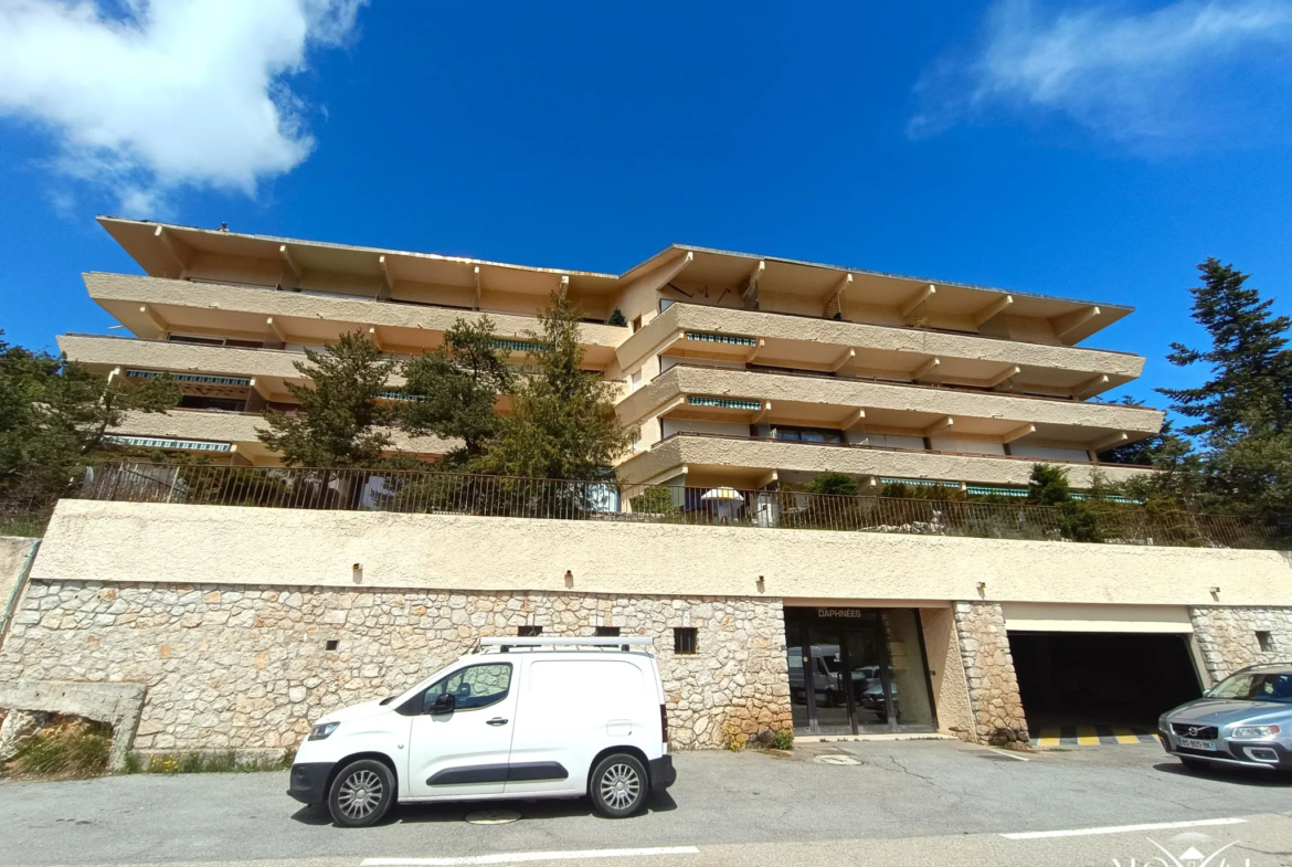 Appartement 4 pièces à Greolieres-Les-Neiges avec vue magnifique 